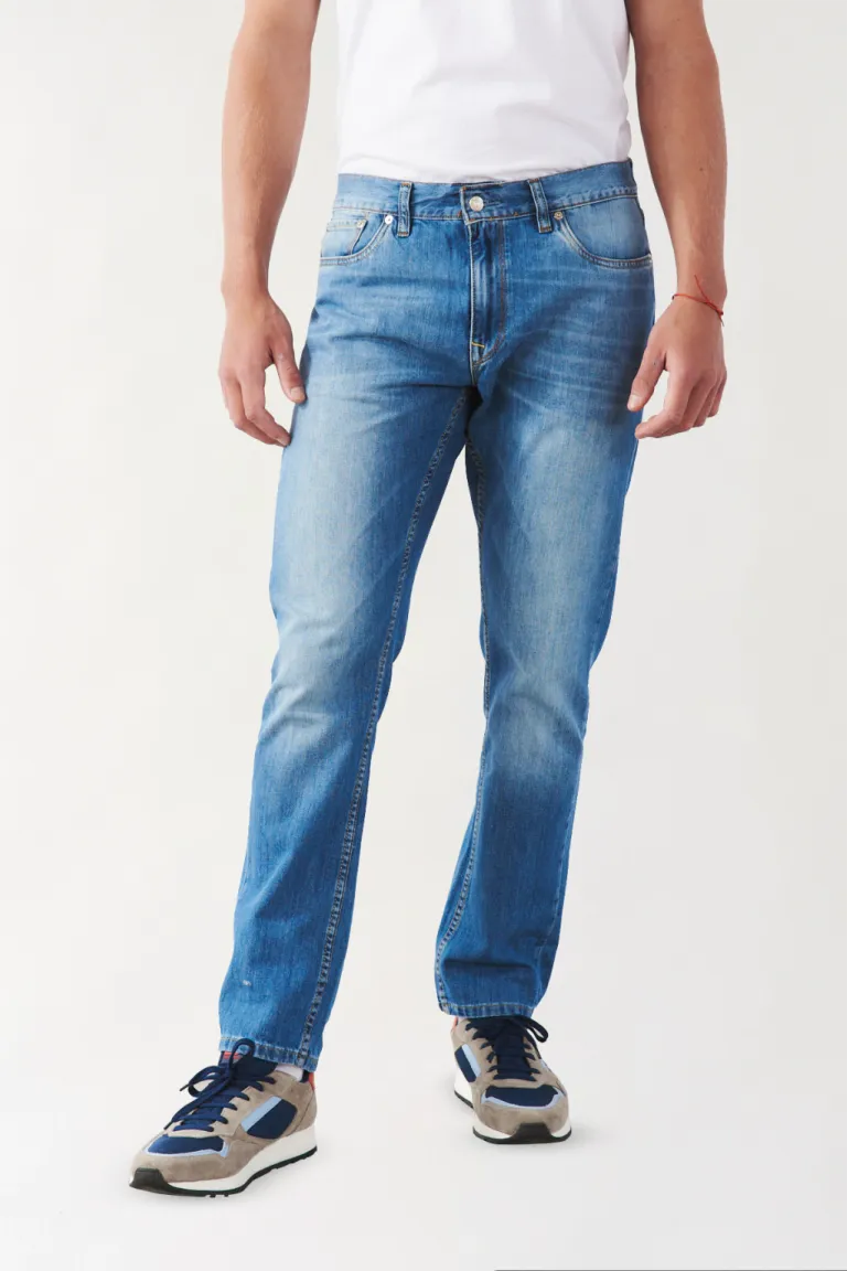 Pantalón de jeans de corte recto y diseño clásico para hombre de Bensimon en Pantalones para argentina