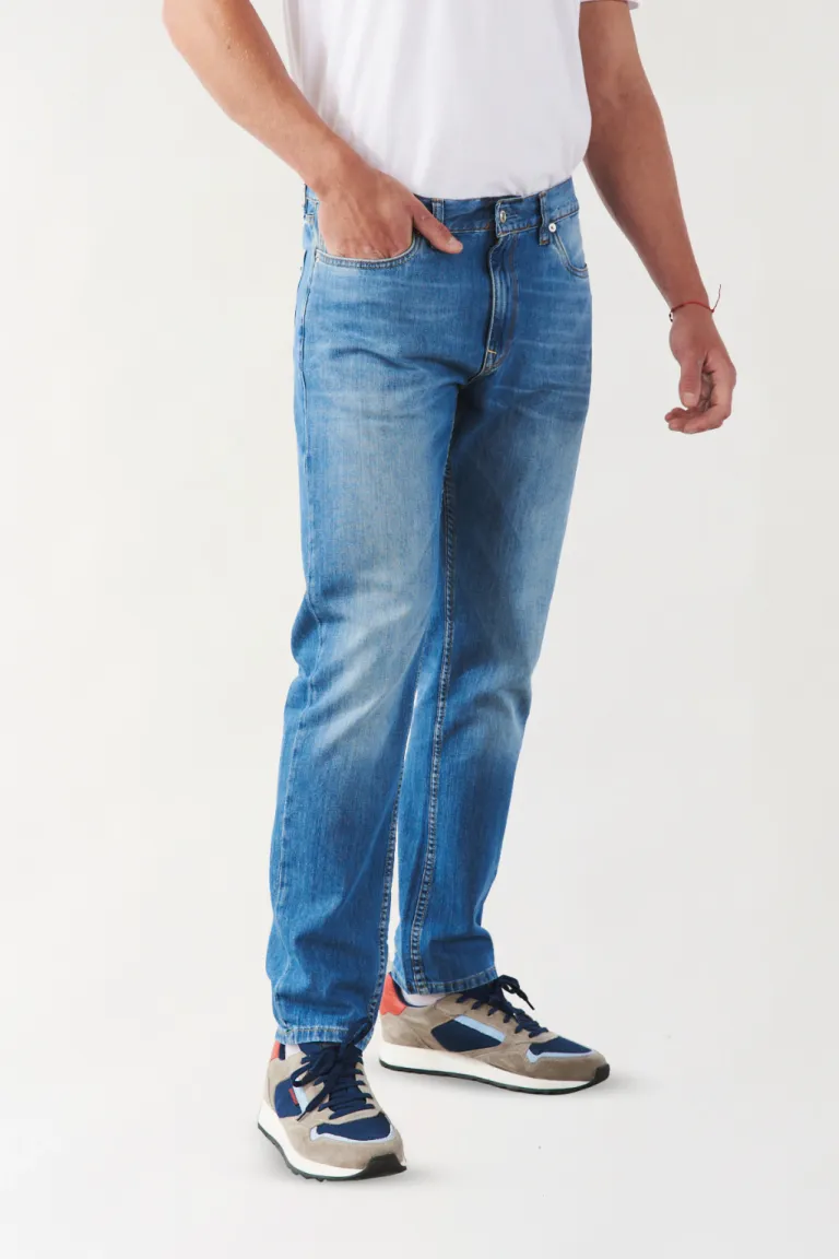 Pantalón de jeans de corte recto y diseño clásico para hombre de Bensimon en Pantalones para argentina