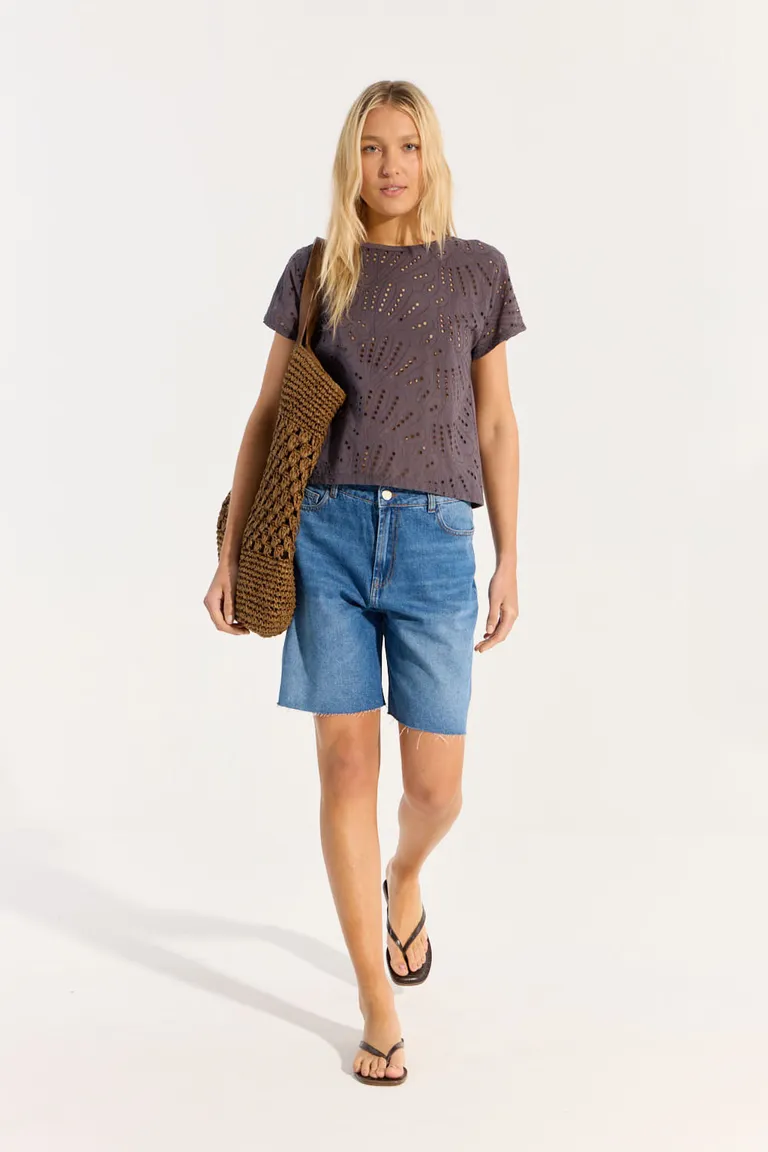 Remera casual de manga corta con detalle bordado en el frente de Portsaid en Remeras para argentina