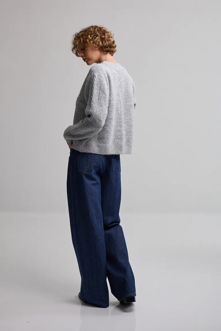 Cardigan tejido con escote en V y cierre frontal de botones de Kill en Buzos y Sweaters para argentina