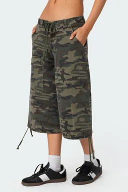 Bermudas cargo camufladas de Edikted en Shorts para argentina