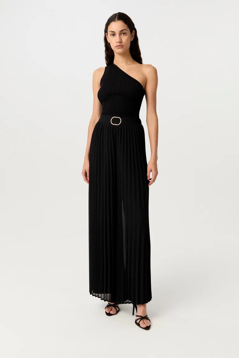 Pantalón de gasa plisado negro con detalles metálicos, de tiro alto y pierna ancha de Markova en Pantalones para argentina