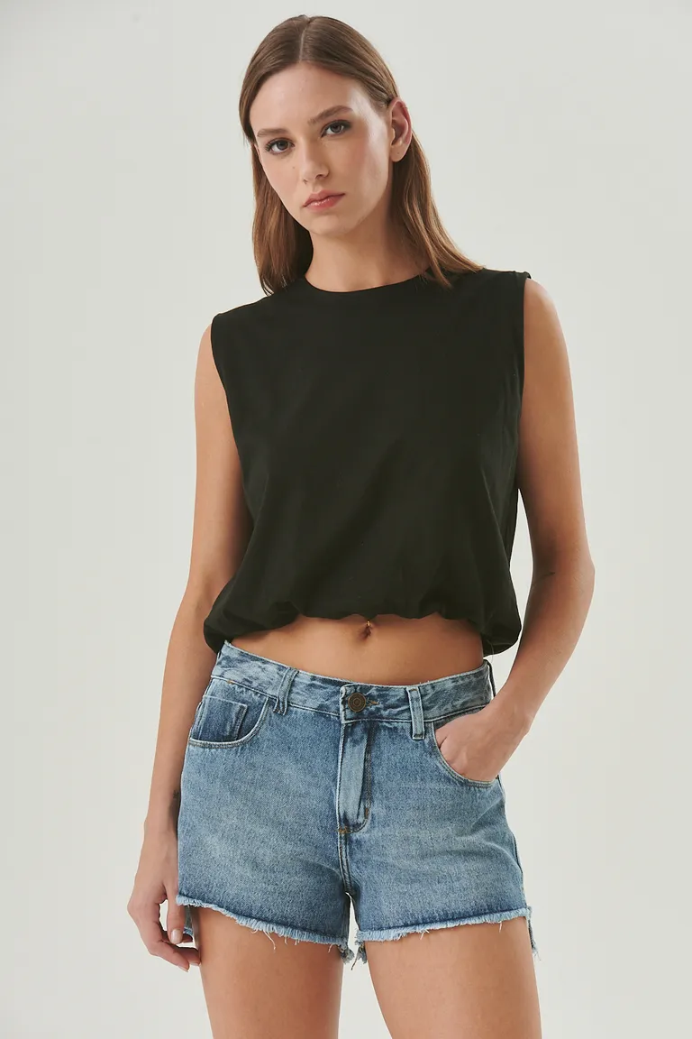 Remera sin mangas con efecto globo en el ruedo, perfecta para un look trendy y cómodo de Sweet en Remeras para argentina