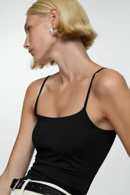 Top slim breteles finos de Mango en Tops para argentina