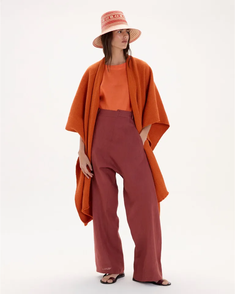 Ruana Tejida a Mano con Flecos Cortos - Acabado Artesanal y Sofisticado de Blue Sheep en Capas y Ponchos para argentina