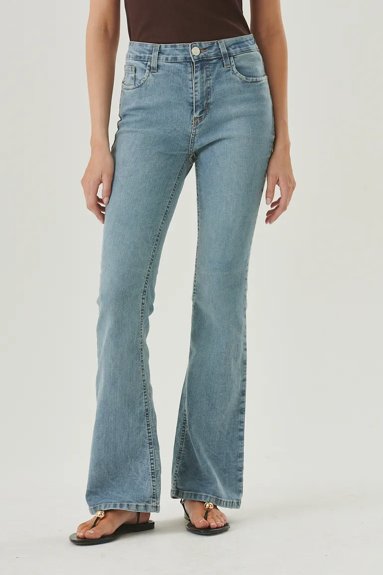 Pantalón de tiro alto con corte acampanado y bolsillos - Estilo sofisticado y urbano de Sweet en Pantalones para argentina