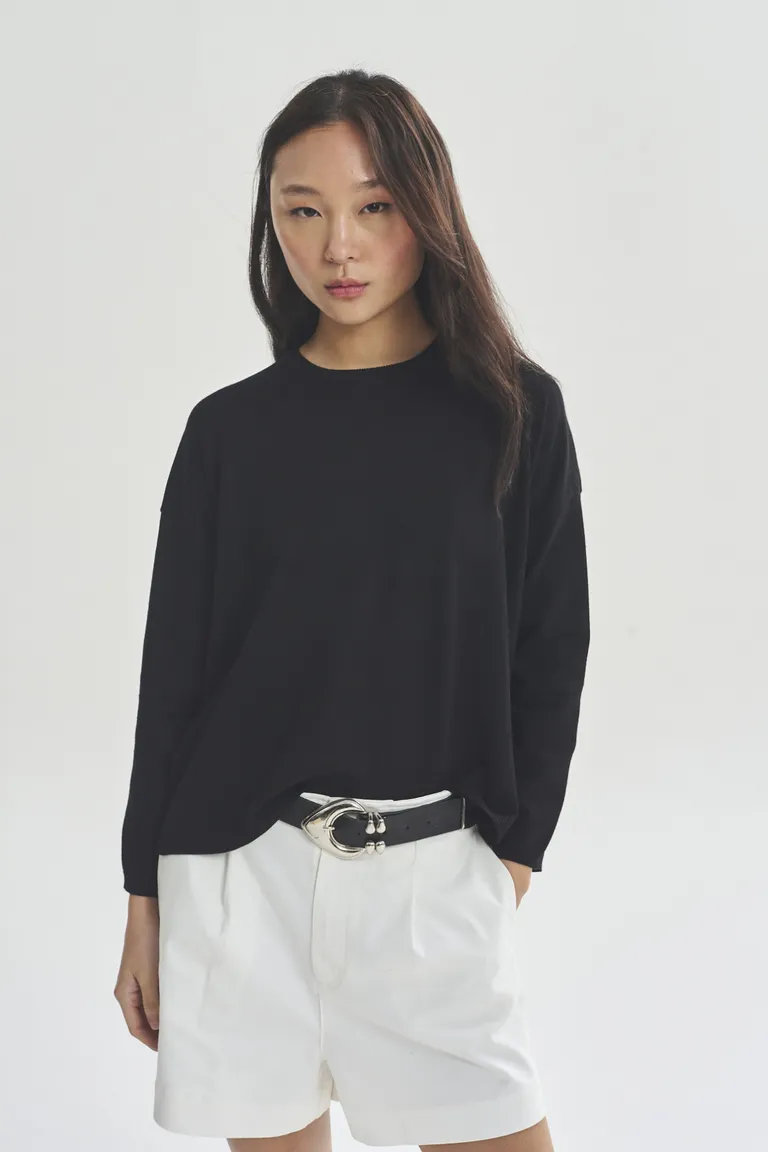 Elegante sweater de mangas largas para mujer, diseño moderno y minimalista de Akiabara en Buzos y Sweaters para argentina