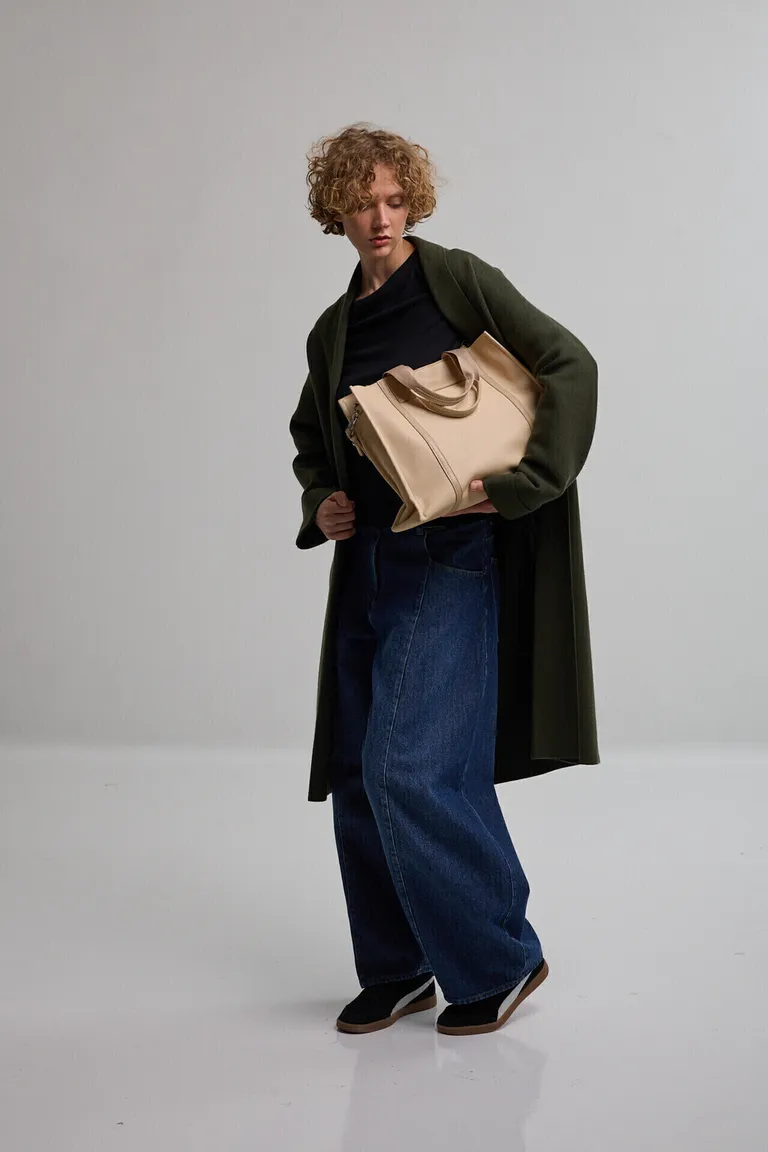 Elegante cartera rectangular de dama con cierre de botón y correa ajustable de Kill en Bolsos y Carteras para argentina