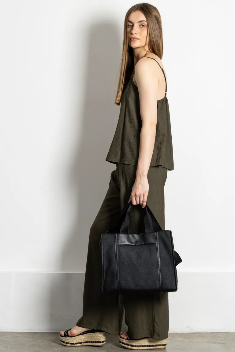 Elegante cartera rectangular de dama con cierre de botón y correa ajustable de Kill en Bolsos y Carteras para argentina