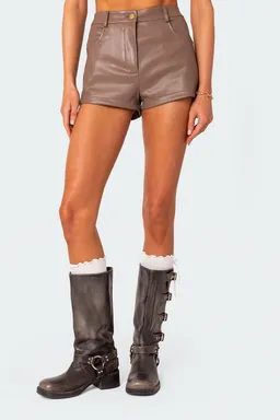 Short cuero sintético tiro alto de Edikted en Shorts para argentina