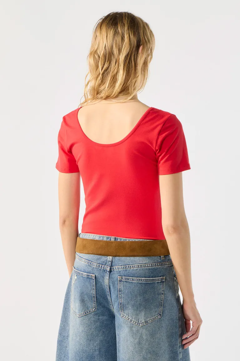 Camiseta de algodón de manga corta con escote redondo pronunciado de Cuesta Blanca en Remeras para argentina