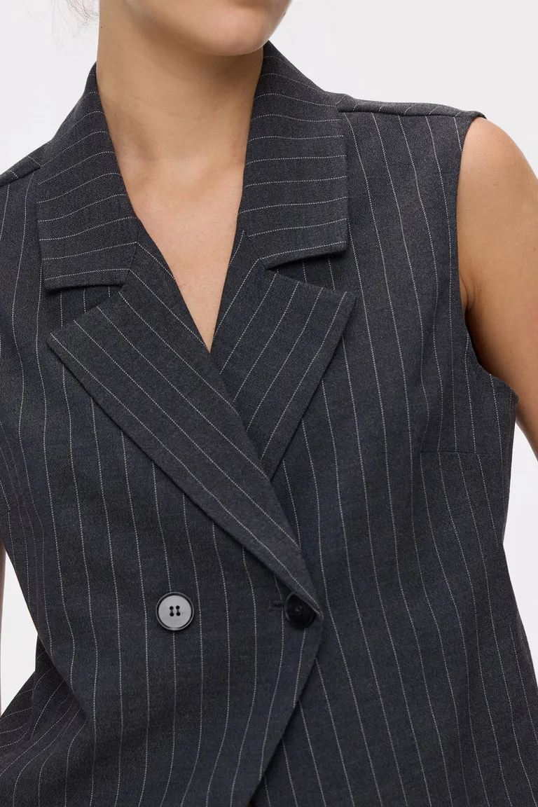 Chaleco sastrero sin mangas con botones y diseño a rayas verticales para mujer de Cuesta Blanca en Chalecos para argentina