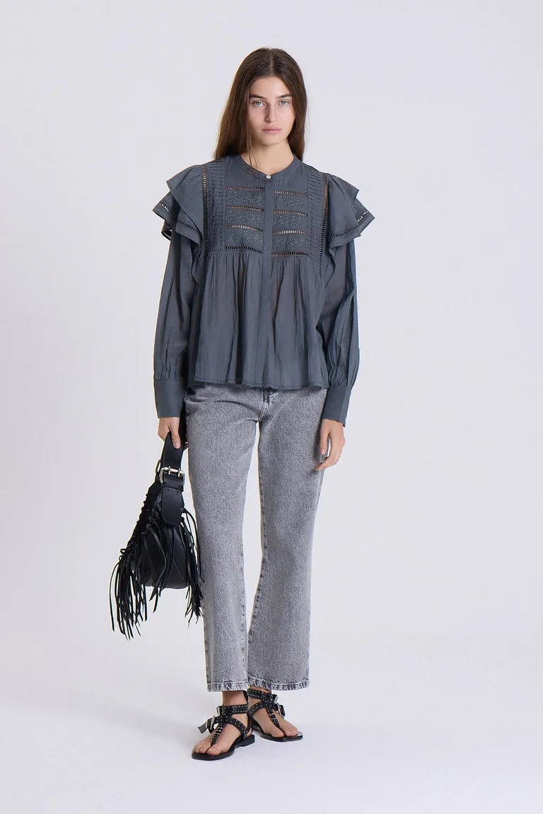 Camisa oversize gris de voile con voluminosas mangas y frunces en el delantero de Maria Cher en Camisas para argentina