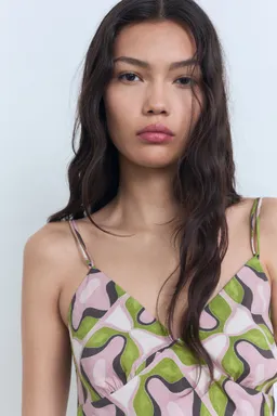 Vestido midi estampado abstracto de Mango en Vestidos para argentina