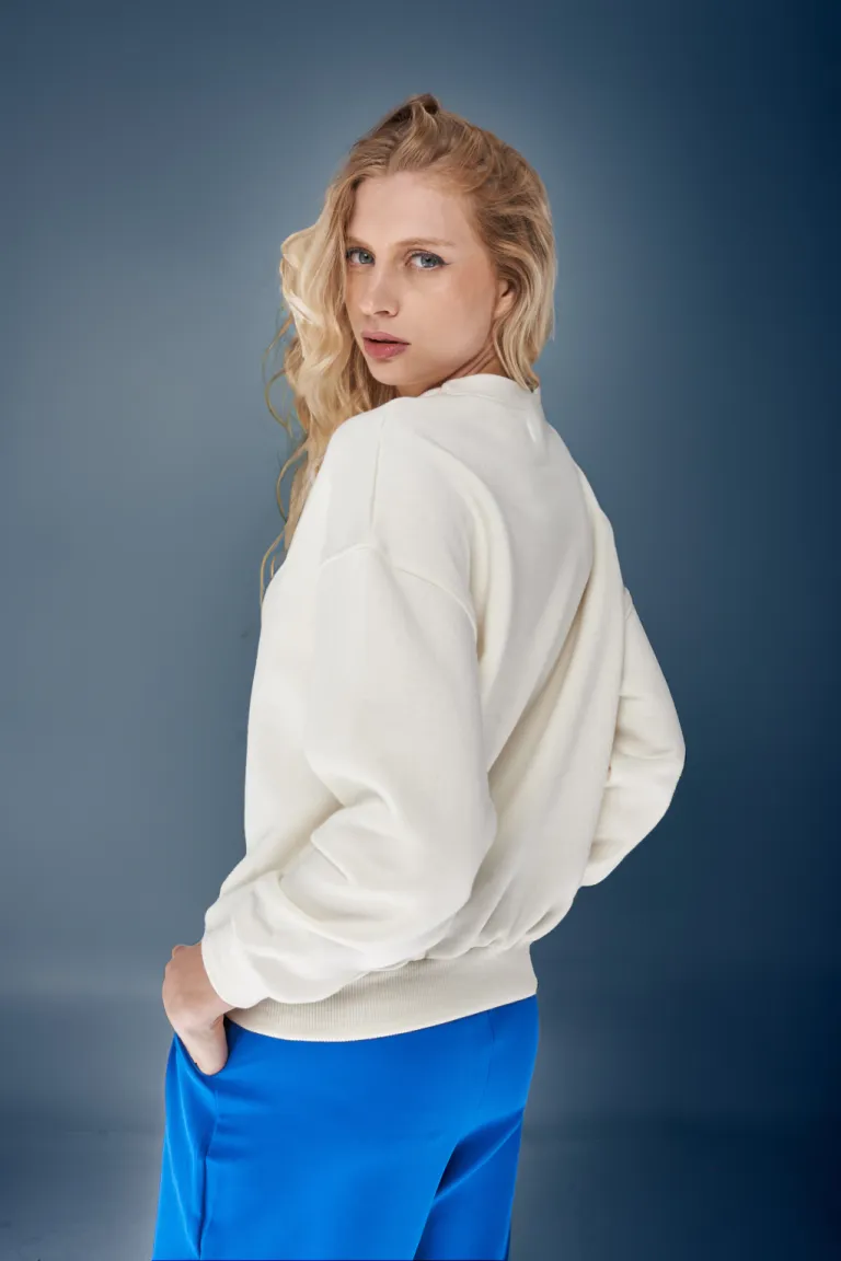 Buzo informal y estampado de diseño exclusivo para mujer de Apricot en Buzos y Sweaters para argentina