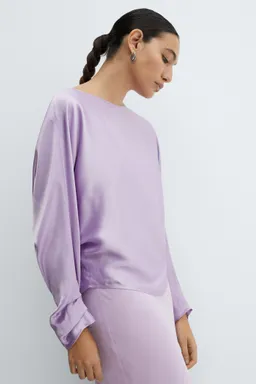 Blusa satinada estilo capa de Mango en Blusas para argentina
