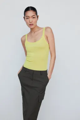 Top tirantes canalé de Mango en Tops para argentina