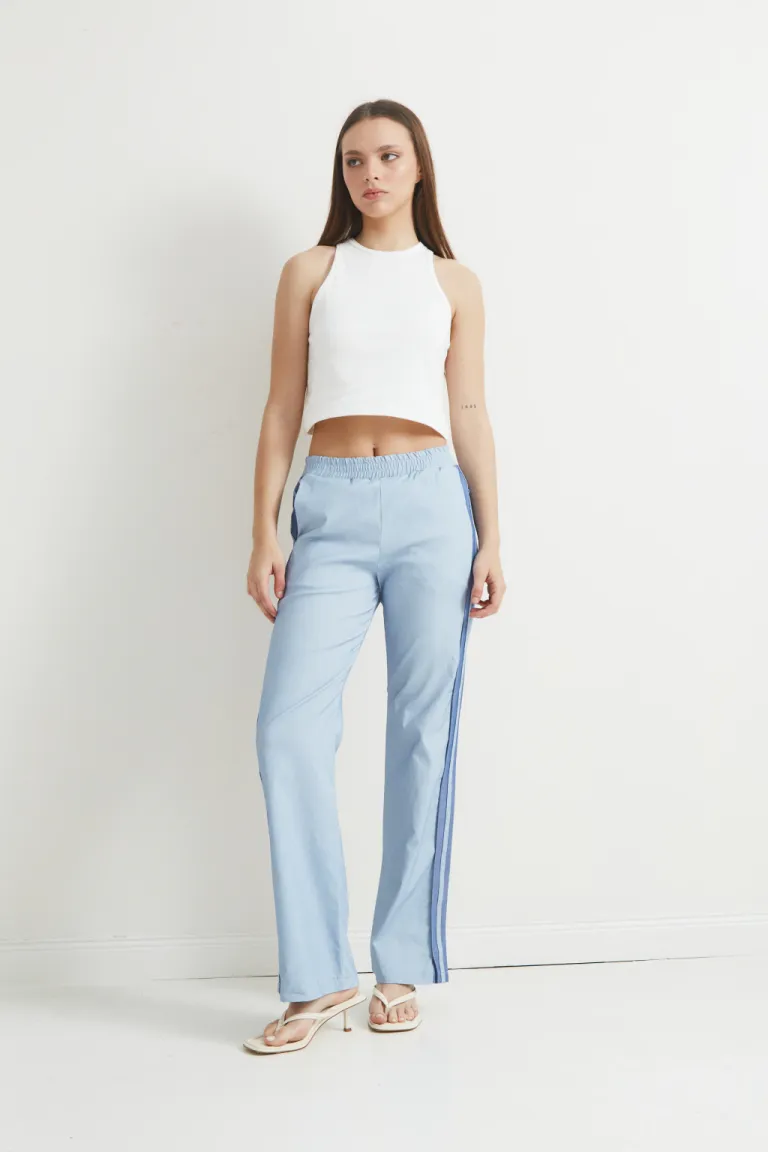 Pantalones wide leg de tiro alto en denim elástico con detalles a los costados de Audaz en Pantalones para argentina