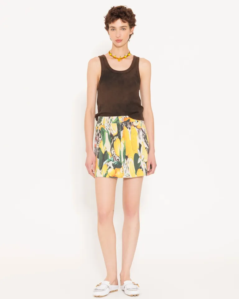 Musculosa corta básica con logo bordado en la espalda de Jazmin Chebar en Tops para argentina