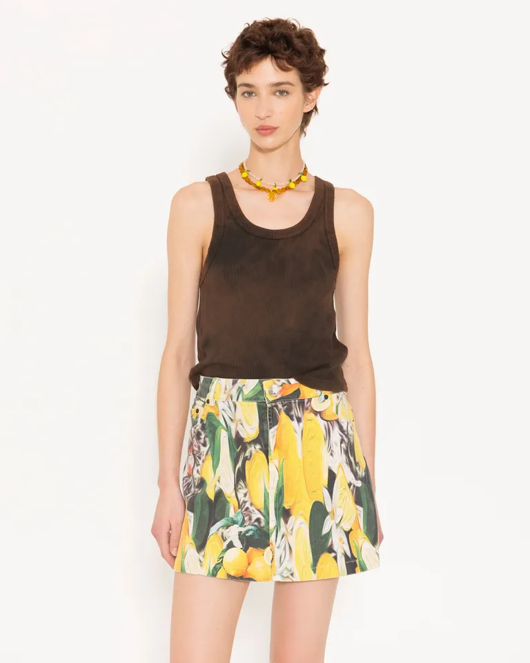 Musculosa corta básica con logo bordado en la espalda de Jazmin Chebar en Tops para argentina