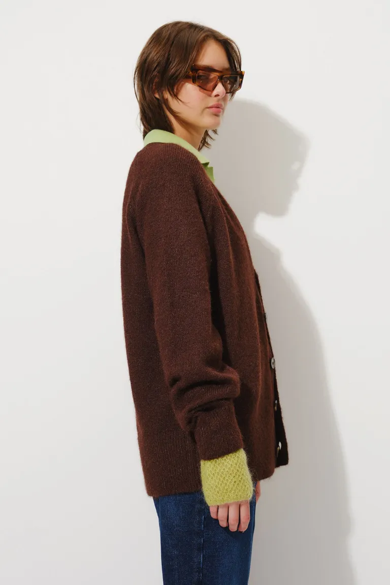 Cardigan oversize con escote en V abotonado y puños con detalle de contraste de Mishka en Buzos y Sweaters para argentina