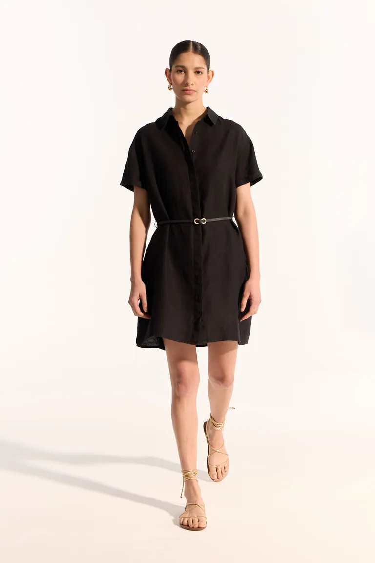 Vestido de lino con diseño chemise y detalles en cinturón metálico de Portsaid en Vestidos para argentina