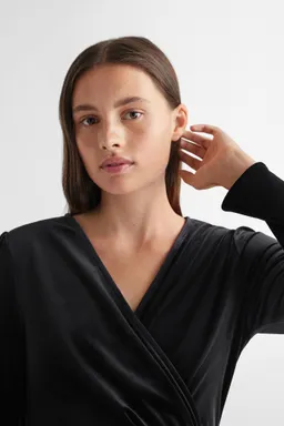 Vestido cruzado terciopelo de Mango Teen en Vestidos para argentina
