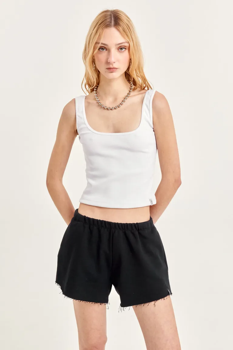 Short amplio y relajado de fleece negro para looks casuales y de descanso de 47 Street en Shorts para argentina