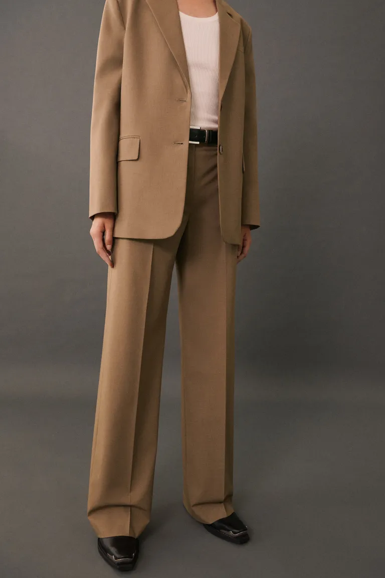 Pantalón traje con pinzas de Mango en Pantalones para argentina