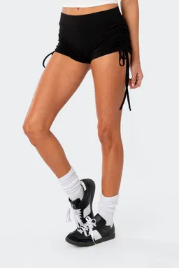 Micro shorts tau laterales de Edikted en Shorts para argentina