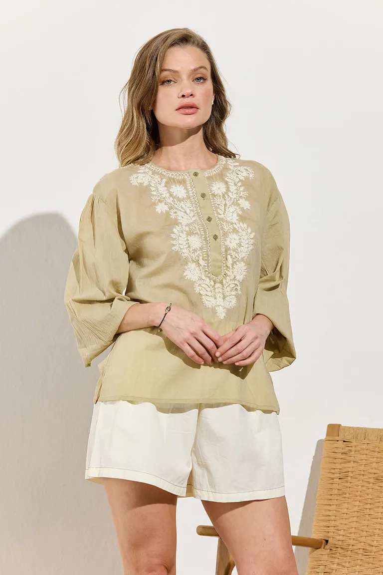 Blusa de algodón con mangas abullonadas y detalles bordados de Indiastyle en Blusas para argentina