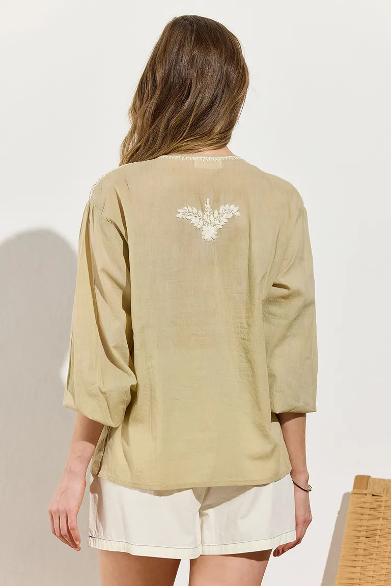 Blusa de algodón con mangas abullonadas y detalles bordados de Indiastyle en Blusas para argentina