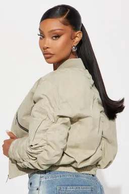 Campera bomber lavada edgy de Fashion Nova en Chaquetas para argentina