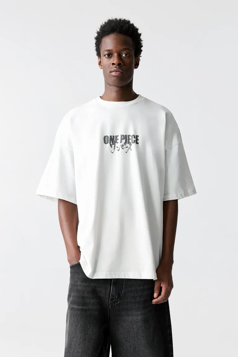 Remera manga corta one piece de Pull&Bear en Remeras y Polos para argentina