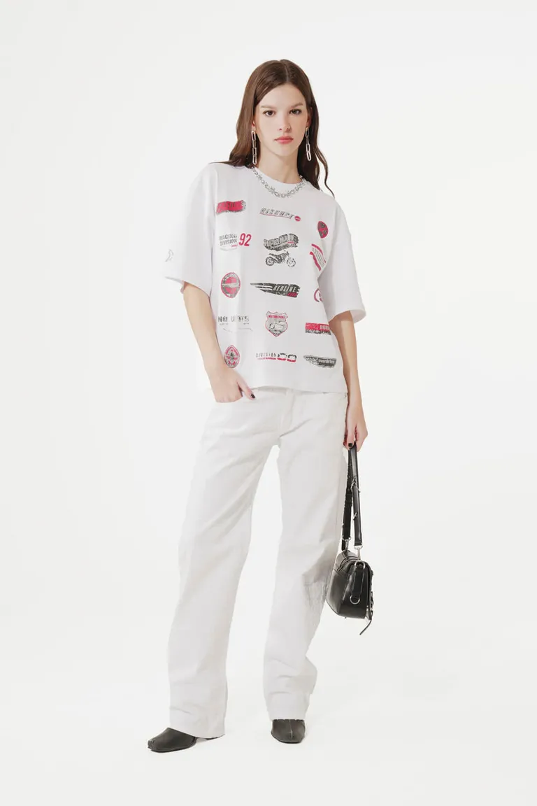 Remerón con estampa gráfica integral y calce holgado de manga corta de 47 Street en Remeras para argentina