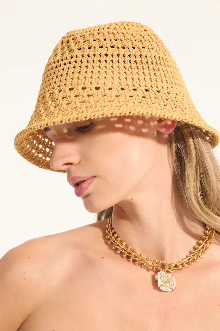 Gorro de crochet estilo piluso en color amarillo para mujer de Portsaid en Gorros y Sombreros para argentina