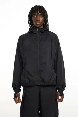 Chaqueta cremallera poliamida de Pull&Bear en Abrigos y Camperas para argentina
