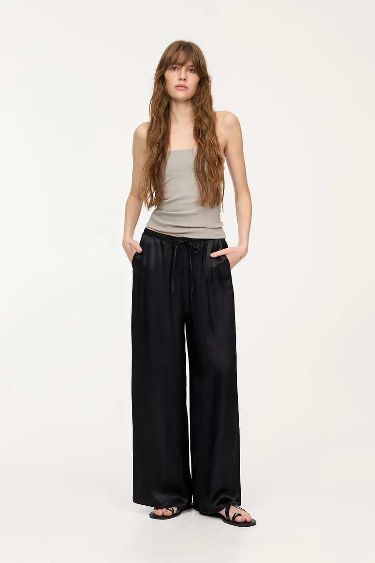 Jogger satinado ancho de Pull&Bear en Pantalones para argentina
