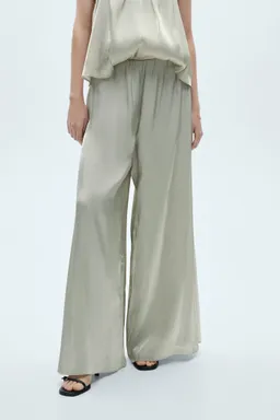 Pantalón fluido satinado de Mango en Pantalones para argentina