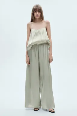 Pantalón fluido satinado de Mango en Pantalones para argentina
