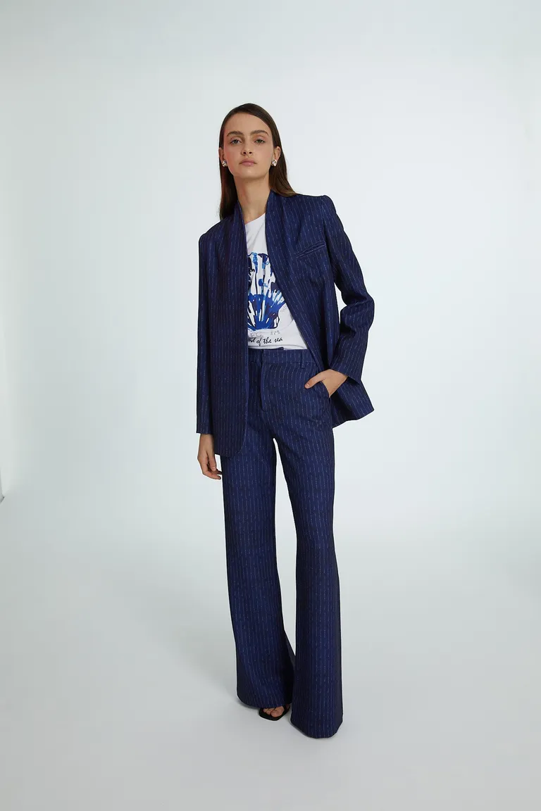 Blazer confeccionado en crepe sastrero estampado con diseño exclusivo y forro de tafeta de Naíma en Blazers para argentina