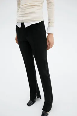 Pantalón con cremalleras abajo de Mango en Pantalones para argentina