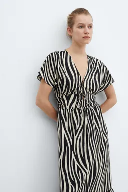 Vestido estampado abertura de Mango en Vestidos para argentina