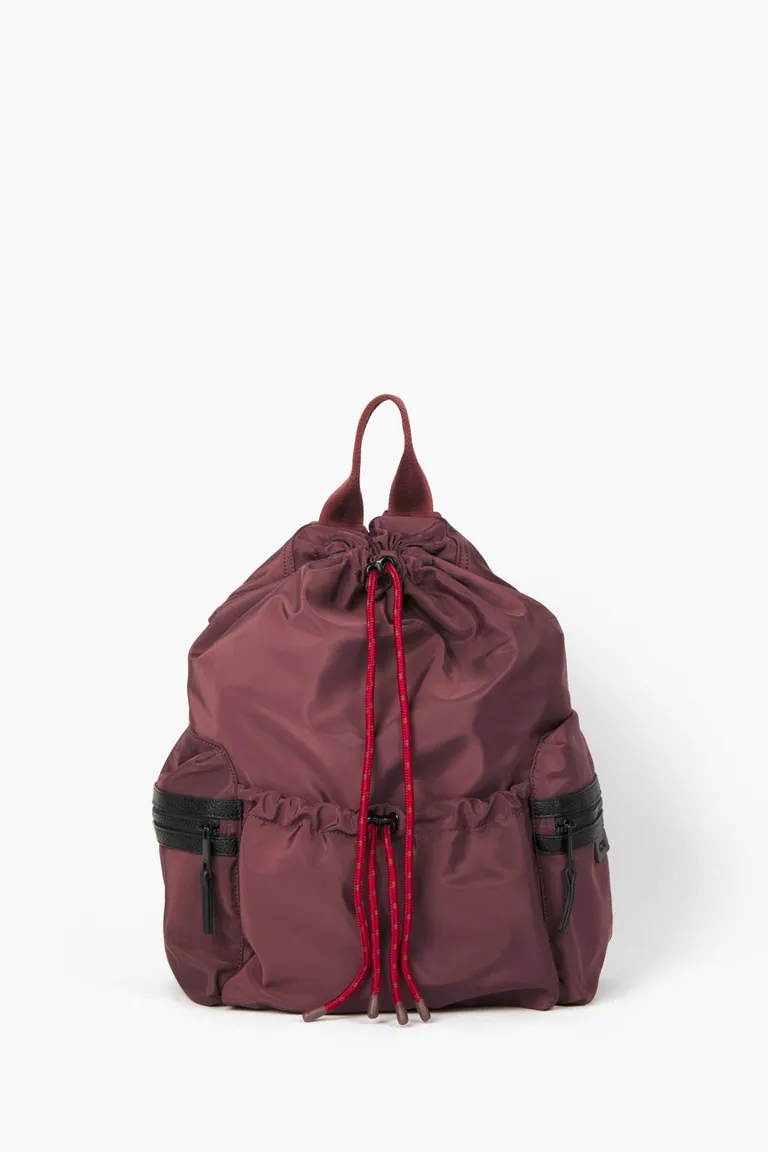 Mochila urbana con cierre frontal y ajuste de cordón con compartimentos internos para organización diaria de Mishka en Mochilas para argentina