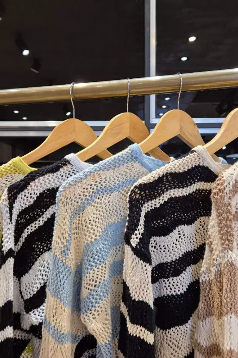 Sweater corto rayado de Hesed en Buzos y Sweaters para argentina