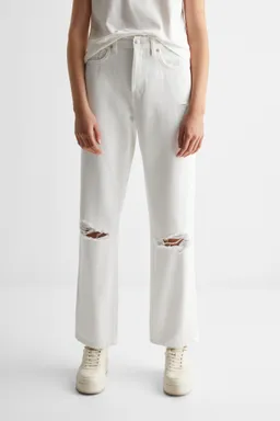 Jeans mom fit rotos de Mango Teen en Pantalones para argentina