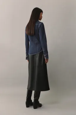 Camisa denim con bolsillos de Mango en Camisas para argentina