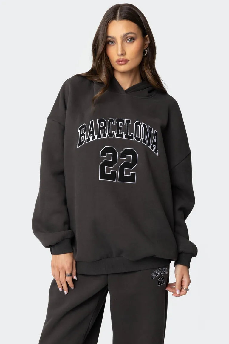 Buzo oversized barcelona de Edikted en Buzos y Sweaters para argentina