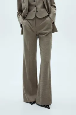 Pantalón traje flare de Mango en Pantalones para argentina