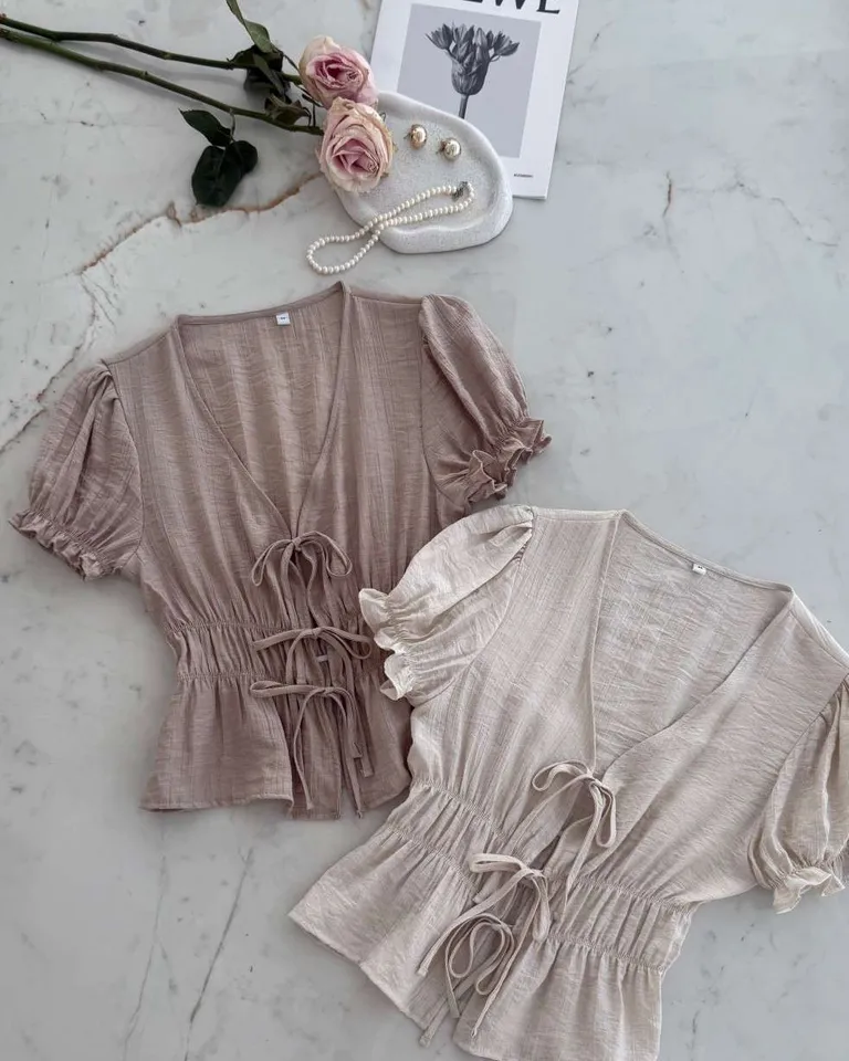 Blusa con frunce doble elástico bajo busto, tres lazos y manga princesa de Hesed en Blusas para argentina